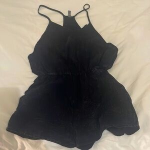 Black romper with pockets